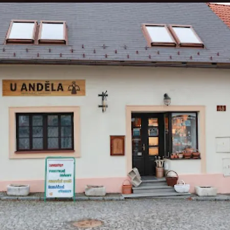 U Andela Πανσιόν